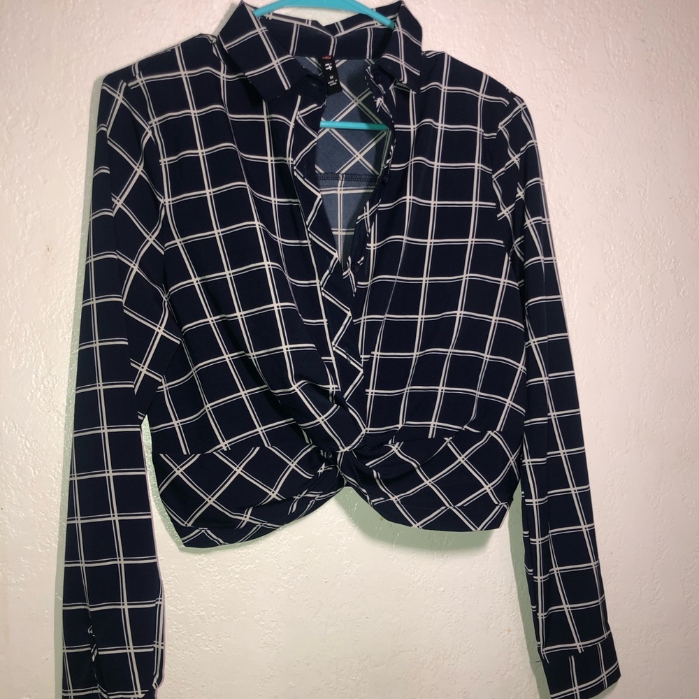 COLLARD BUTTON DOWN LONG SLEVE CROPTOP
